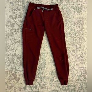 Figs burgundy jogger pants size small